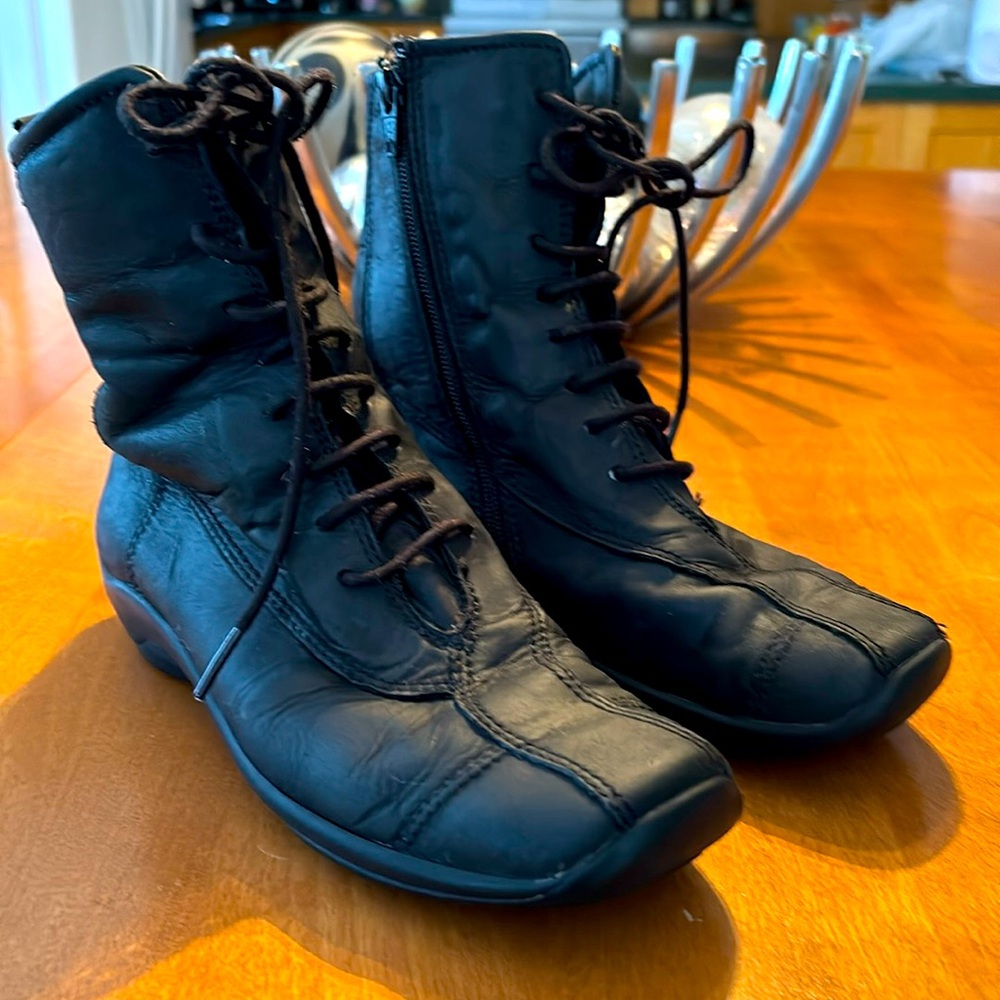 Wolky Gloria Zip Up Leather boots - Picture 2 of 10
